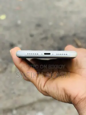 অ্যাপল আইফোন ১১ ১২৮ জিবি সাদা