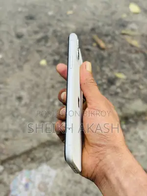 অ্যাপল আইফোন ১১ ১২৮ জিবি সাদা