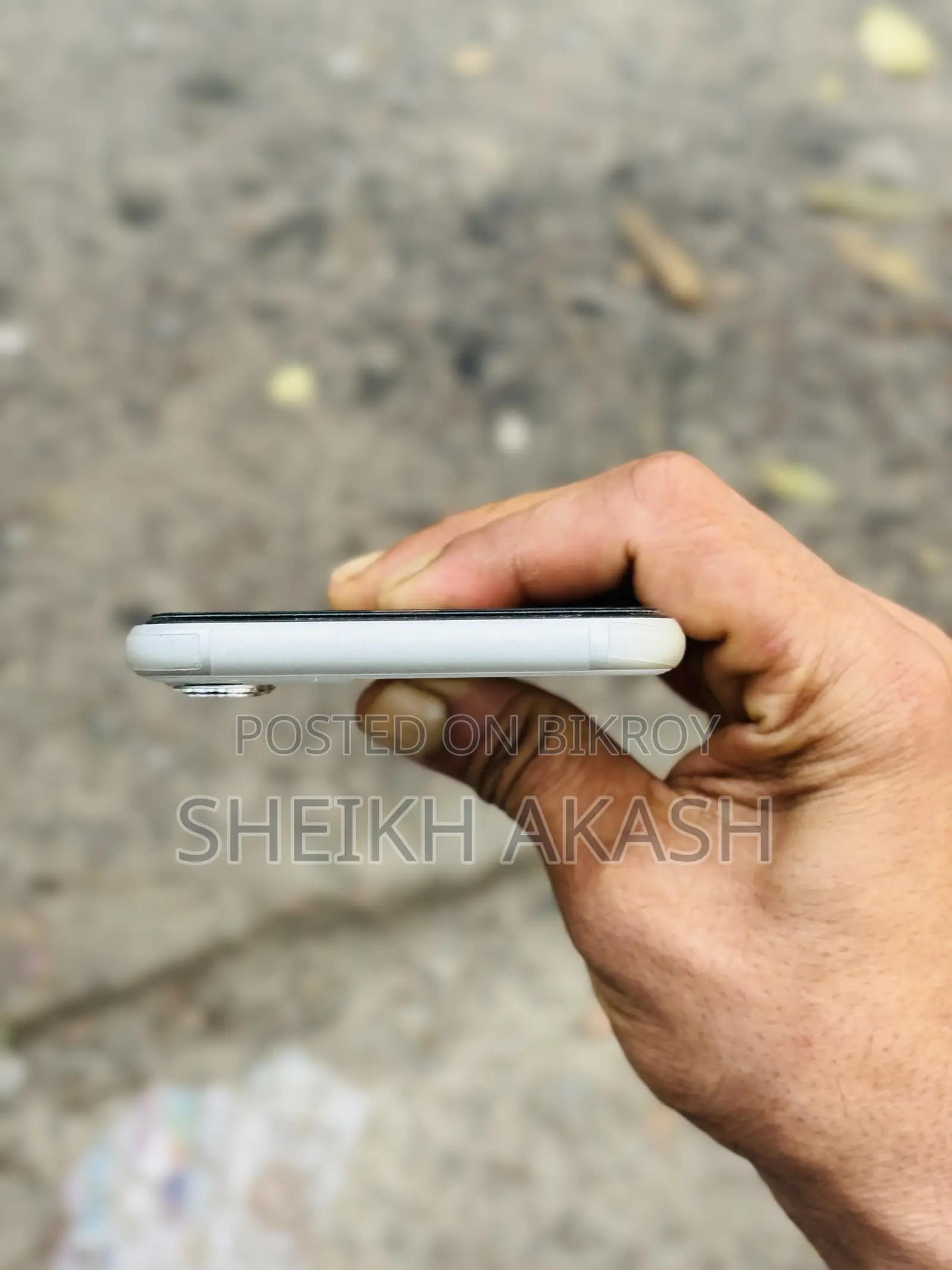 অ্যাপল আইফোন ১১ ১২৮ জিবি সাদা