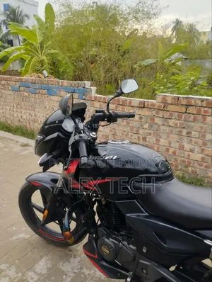 বাজাজ পালসার ১৫০ ২০২১ কালো