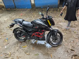 বাজাজ পালসার এন১৬০ ২০২৩ ব্ল্যাক
