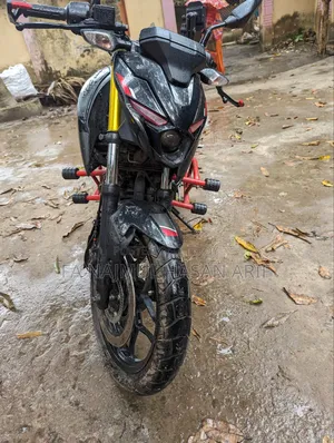 বাজাজ পালসার এন১৬০ ২০২৩ ব্ল্যাক