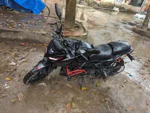 বাজাজ পালসার এন১৬০ ২০২৩ ব্ল্যাক