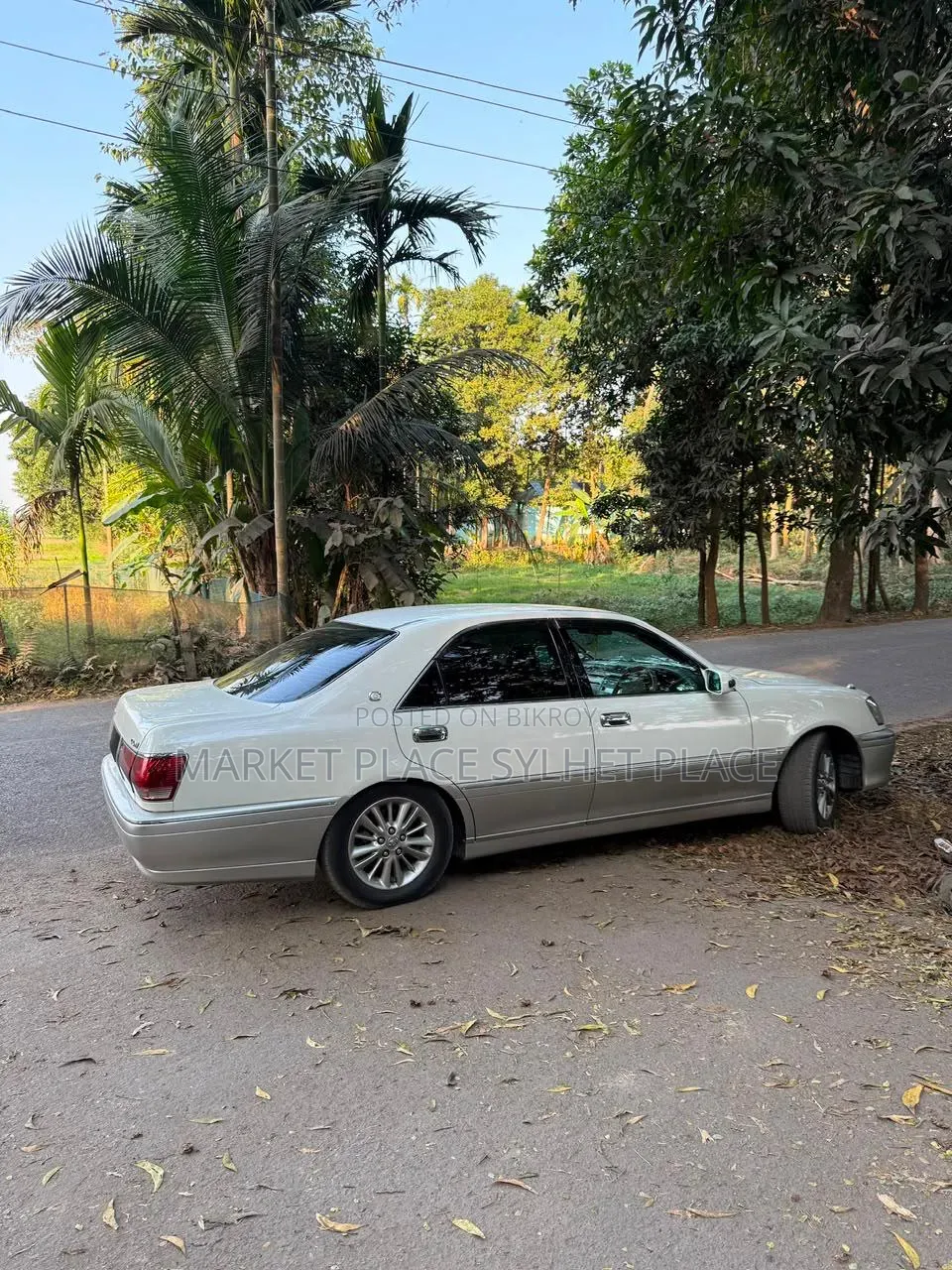 টয়োটা ক্রাউন ২০০২ পার্ল
