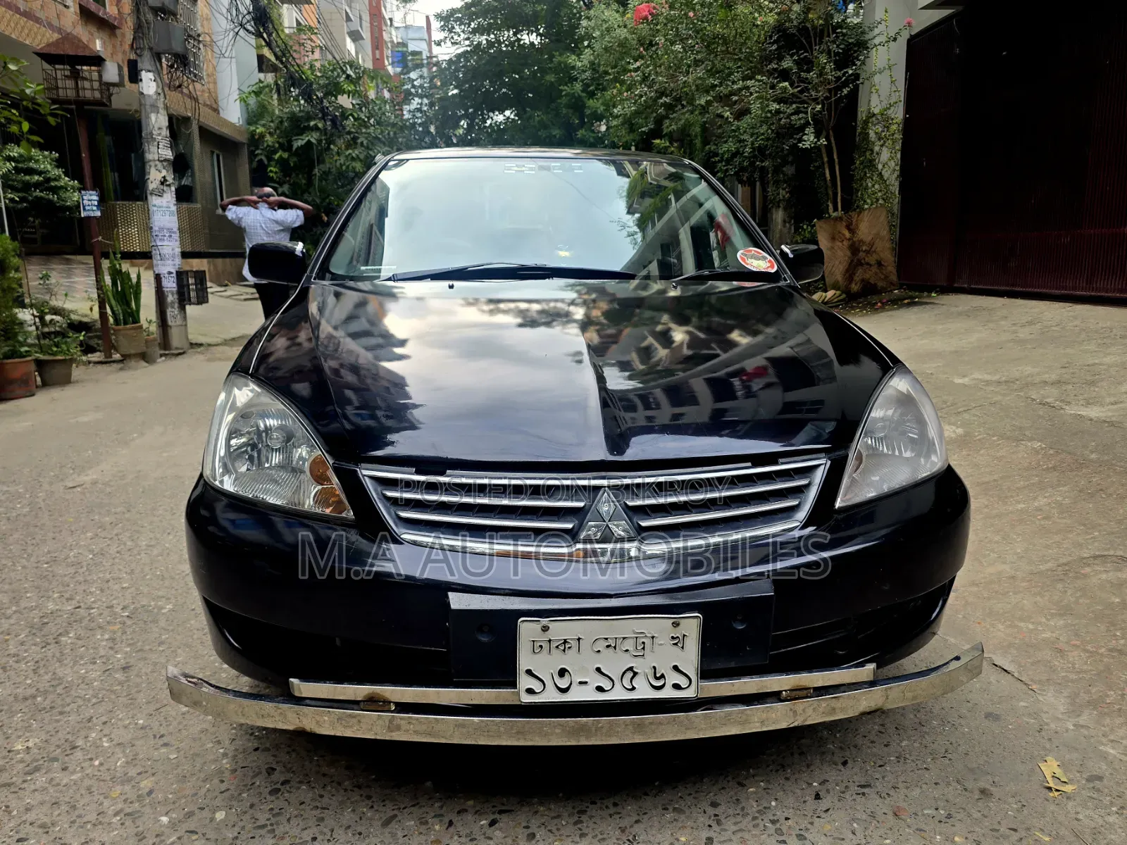 মিতসুবিশি ল্যান্সার ২০১১ কালো