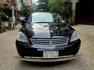মিতসুবিশি ল্যান্সার ২০১১ কালো