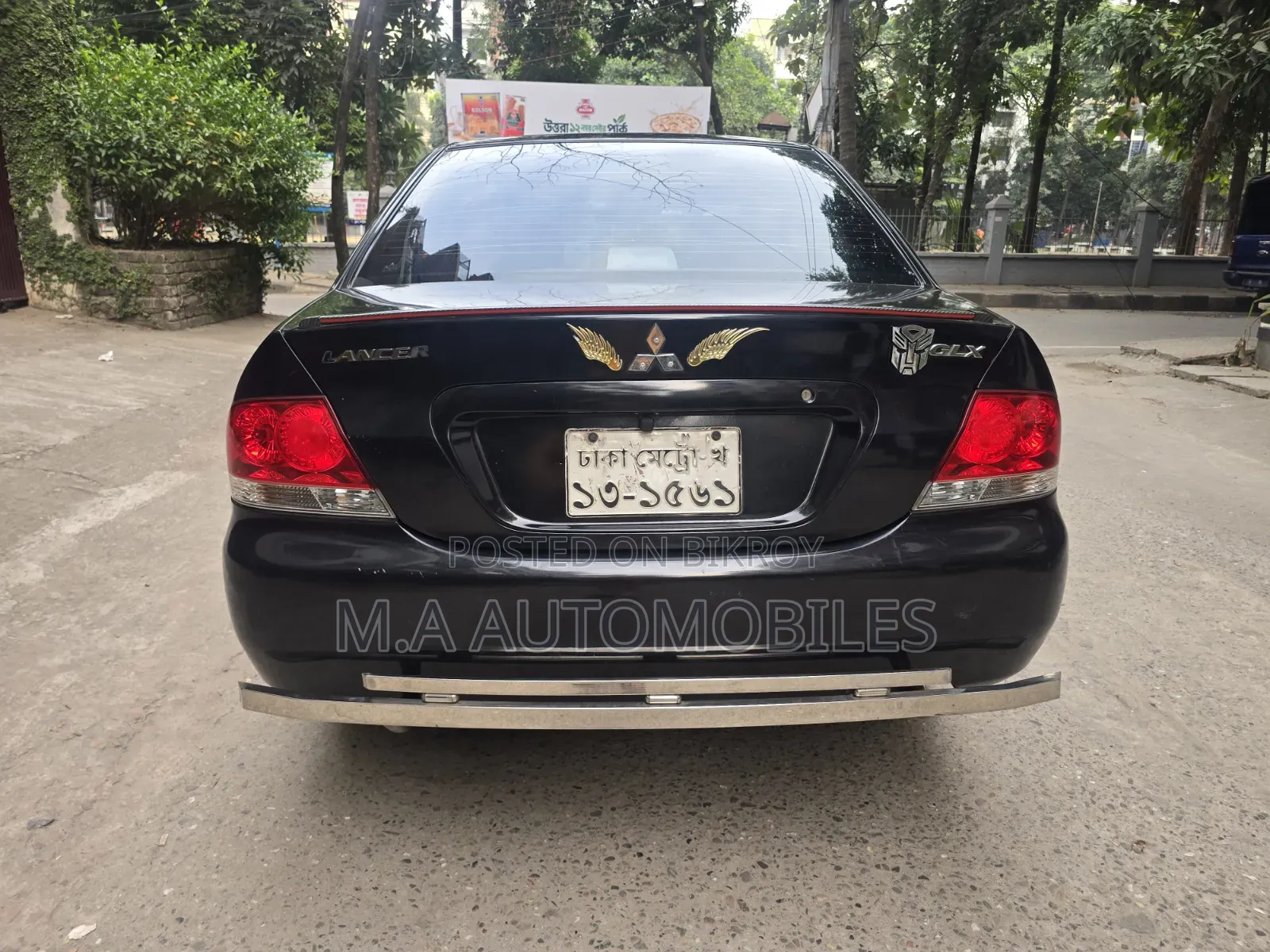 মিতসুবিশি ল্যান্সার ২০১১ কালো