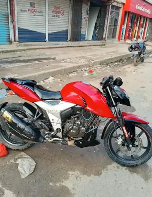 টিভিএস অ্যাপাচি ১৬০ ৪ভি ২০২০ লাল