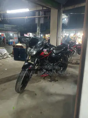 বজাজ পালসার ১৫০ ২০২২ রেড