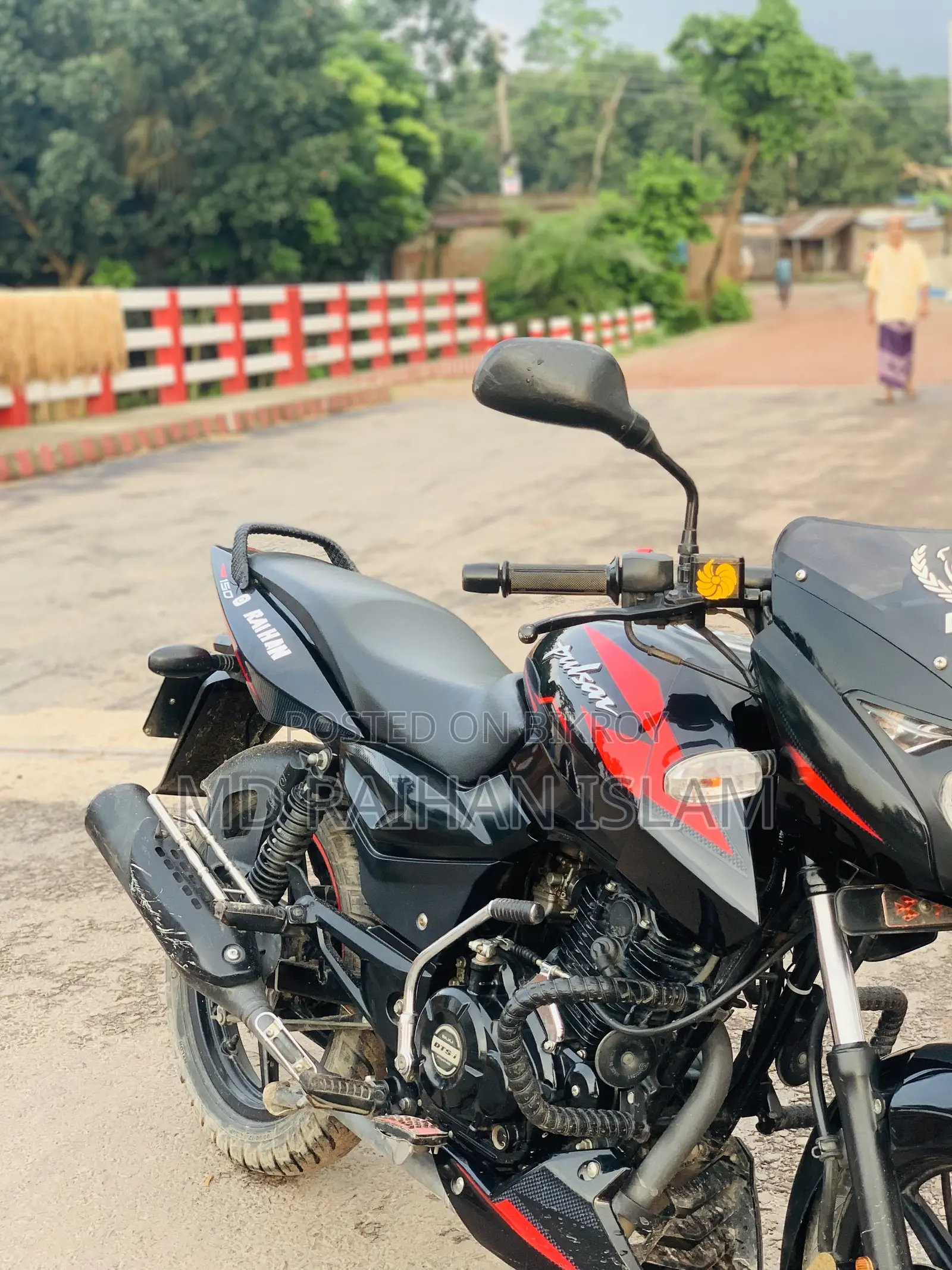 বাজাজ পালসার ১৫০ ২০২৪ কালো