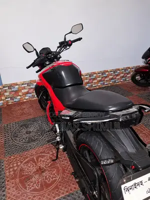 Hero Thriller 160R 2020 Red
