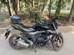 সুজুকি গিক্সার ২০২১ কালো