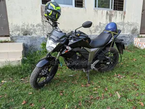 সুজুকি জিক্সার ২০২৩ ব্ল্যাক