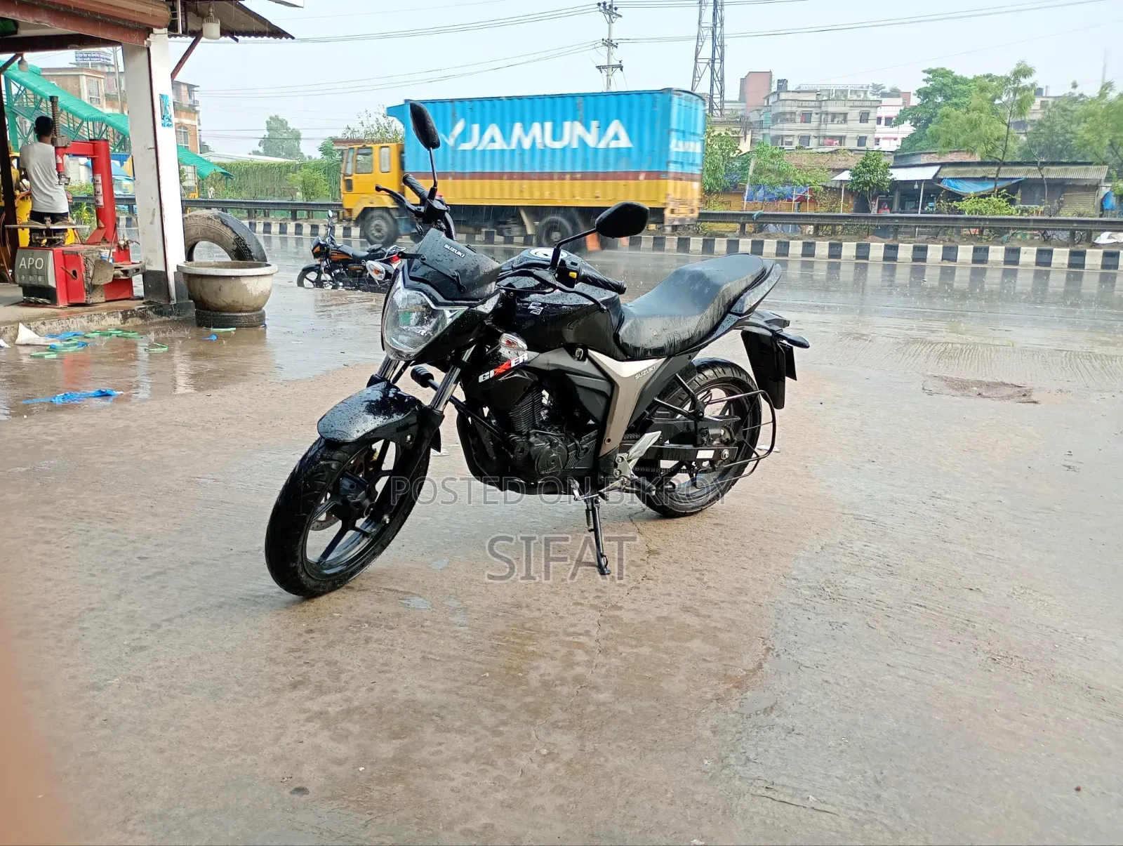 সুজুকি জিক্সার ২০২৩ ব্ল্যাক