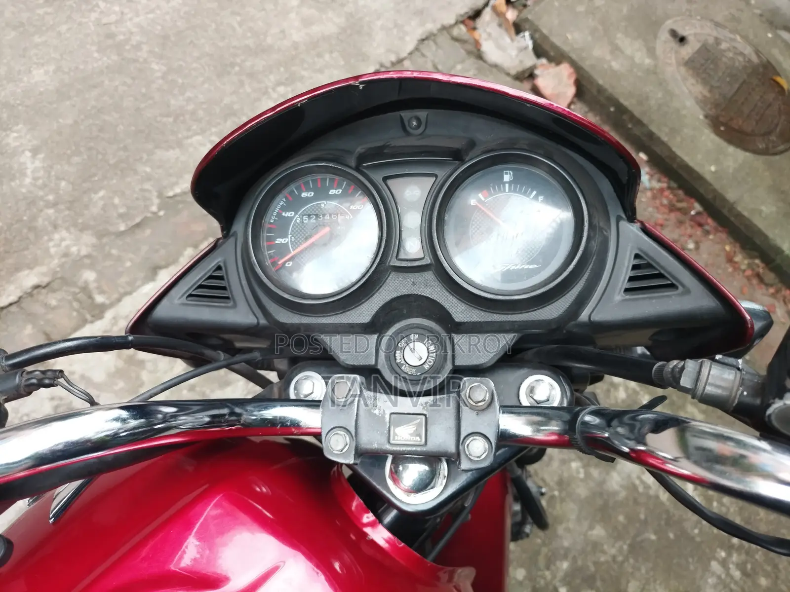 হোন্ডা সিবি ২০১৮ লাল