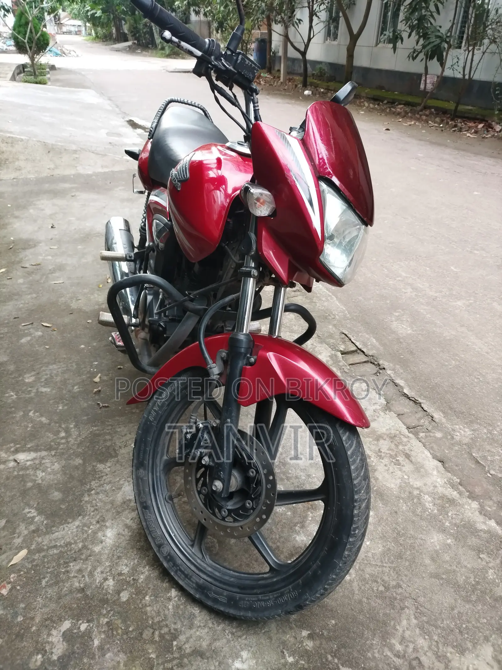 হোন্ডা সিবি ২০১৮ লাল
