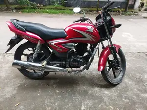 হোন্ডা সিবি ২০১৮ লাল