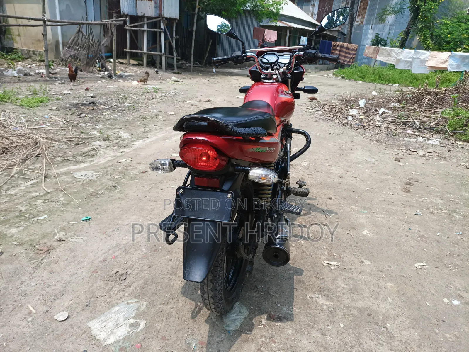 বাজাজ প্লাটিনা ১১০ ইএস ২০২৩ লাল