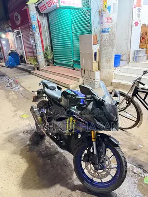 Yamaha R15M 2021 Beige