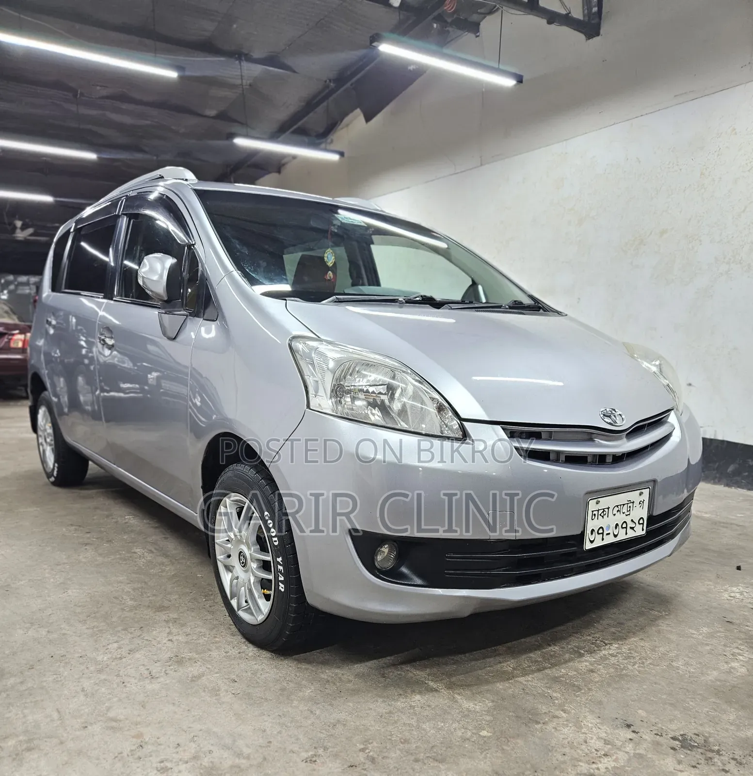 Toyota Passo Sette 1.5 Four Wheel Drive 2009 Gray