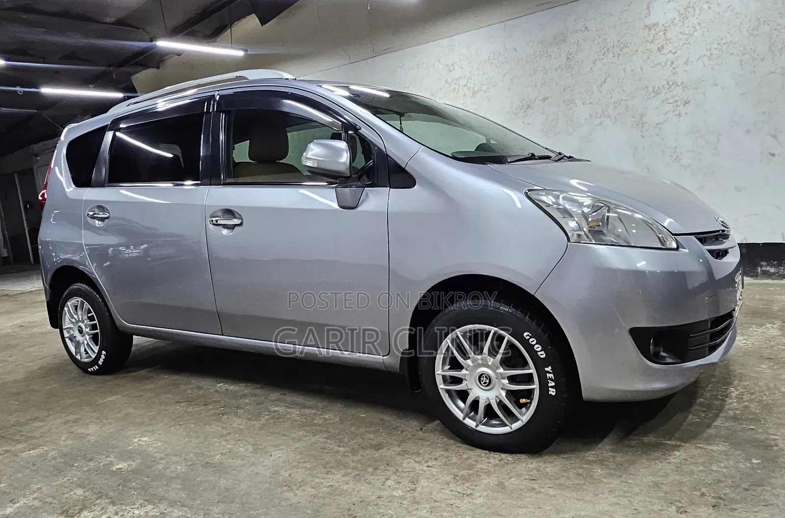Toyota Passo Sette 1.5 Four Wheel Drive 2009 Gray