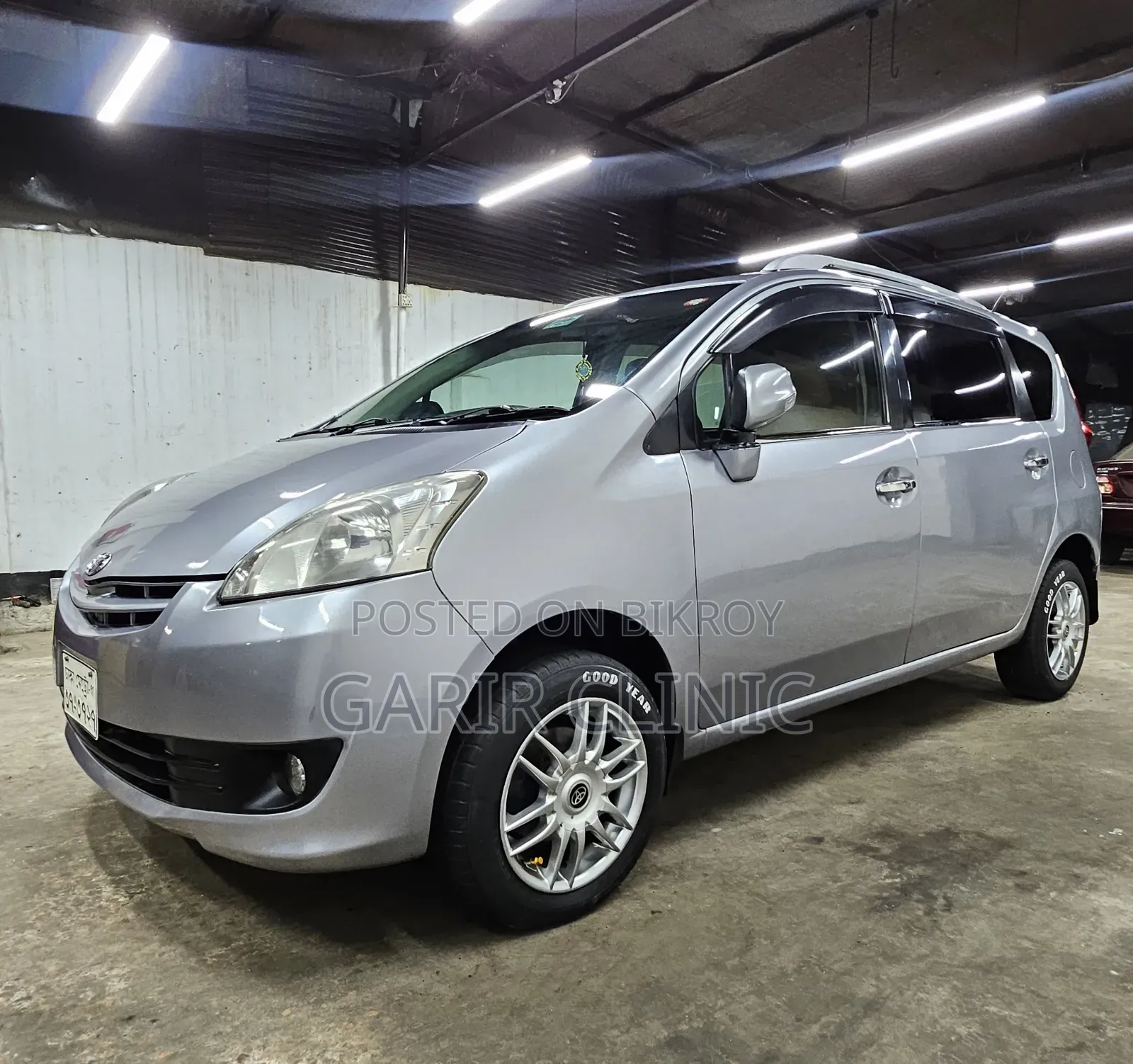 Toyota Passo Sette 1.5 Four Wheel Drive 2009 Gray