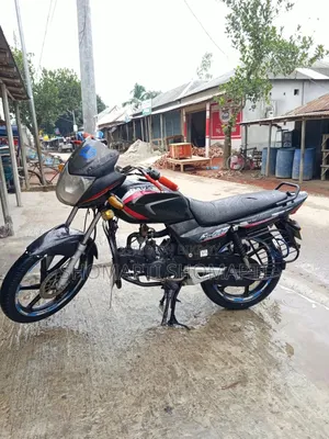 Runner Bullet 100 2018 Black