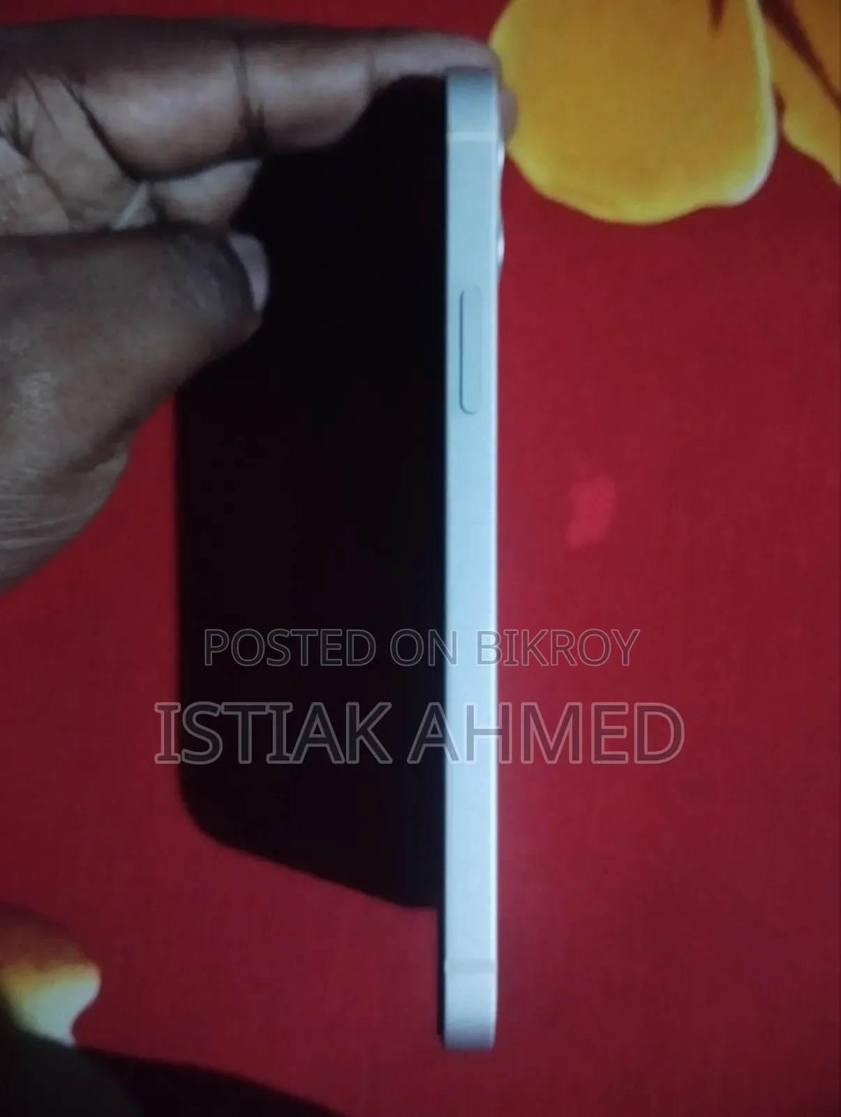 অ্যাপল আইফোন ১২ ৬৪ জিবি হোয়াইট