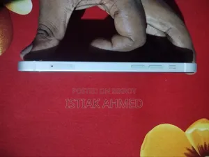 অ্যাপল আইফোন ১২ ৬৪ জিবি হোয়াইট