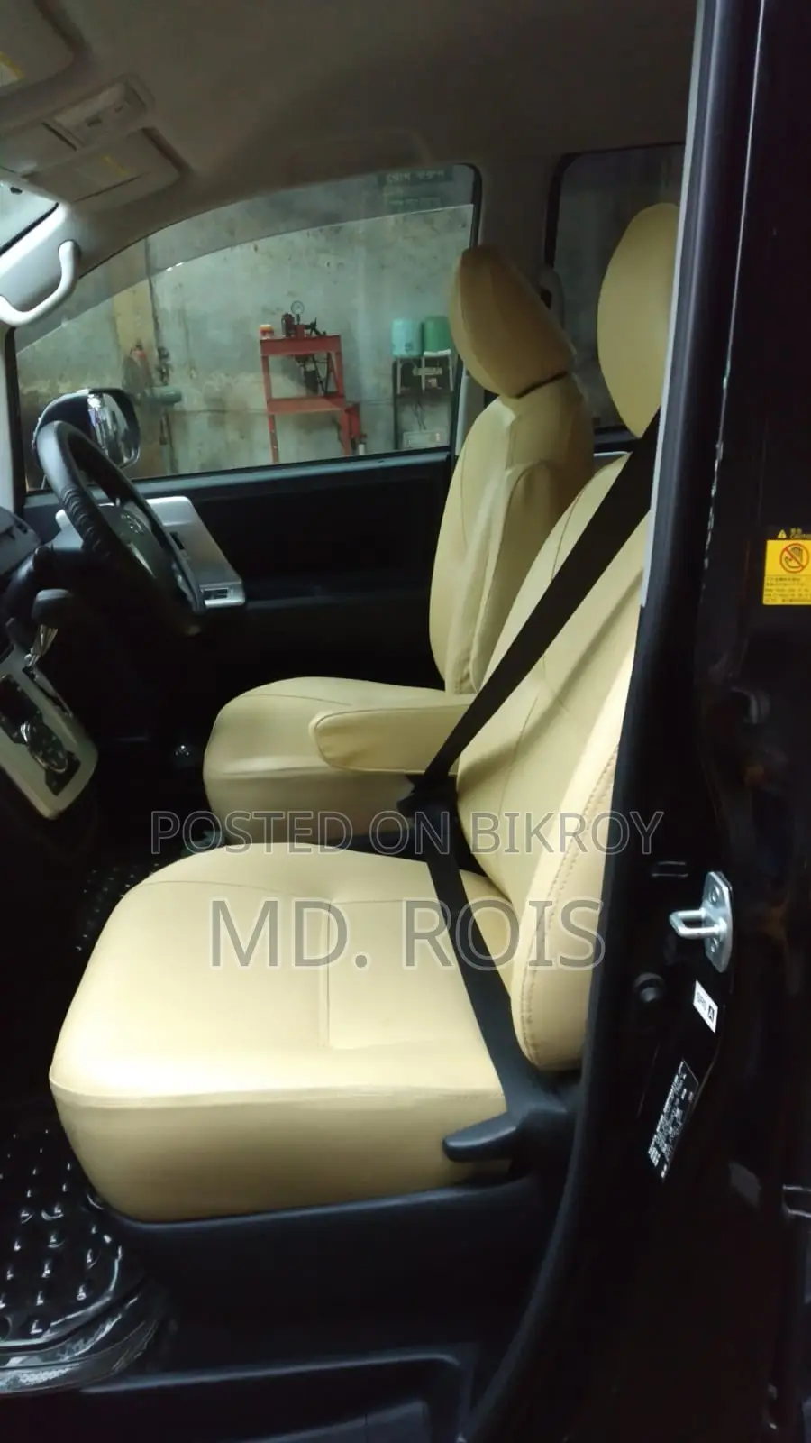 Toyota Noah 2.0 143hp FWD (7 Seater) 2013 Black
