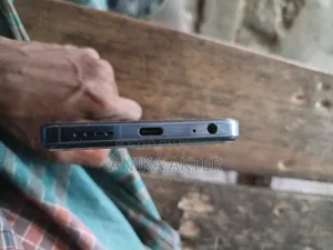 ইনফিনিক্স হট ৪০আই ১২৮ জিবি ব্লু