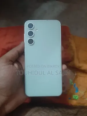 স্যামসাং গ্যালাক্সি এস২৩ এফই ২৫৬ জিবি হোয়াইট