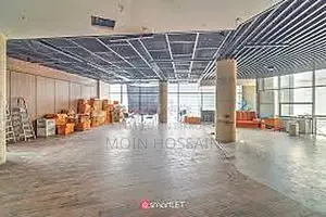 Supermarket/Warehouse Space for Rent Beside Crowded 40 Feet Road