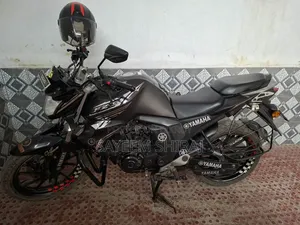 ইয়ামাহা এফজেড ২০১৯ কালো