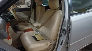 টয়োটা প্রিমিও ২০০৭ সিলভার