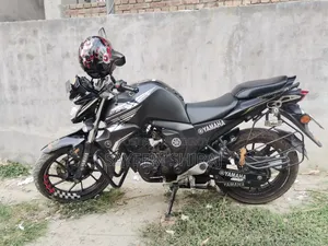 ইয়ামাহা এফজেড ২০১৯ কালো
