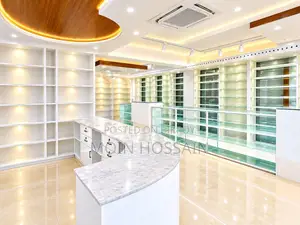ভাড়ার জন্য সাজানো ফার্মেসি
