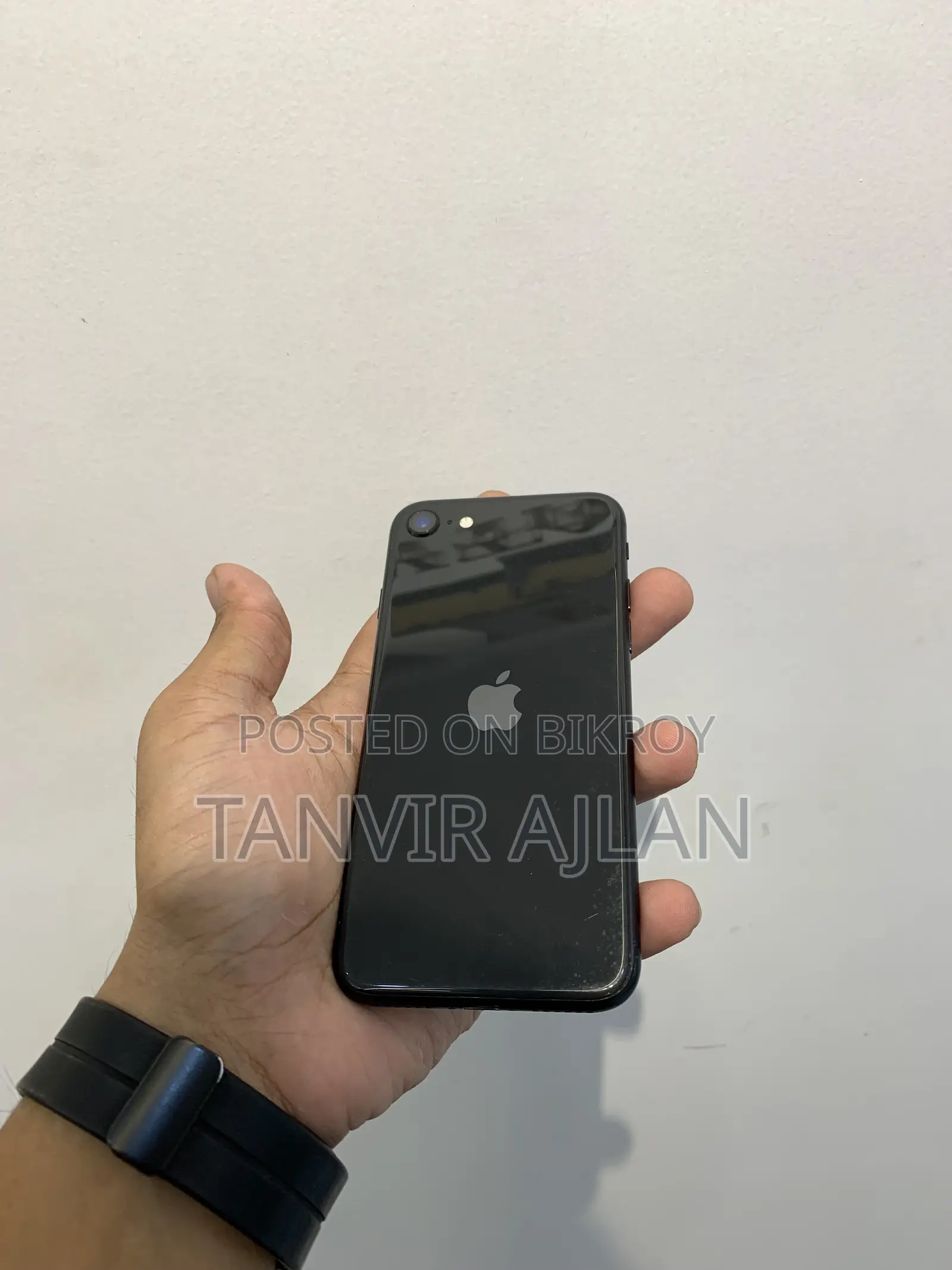 Apple iPhone SE (2020) 128 GB Black