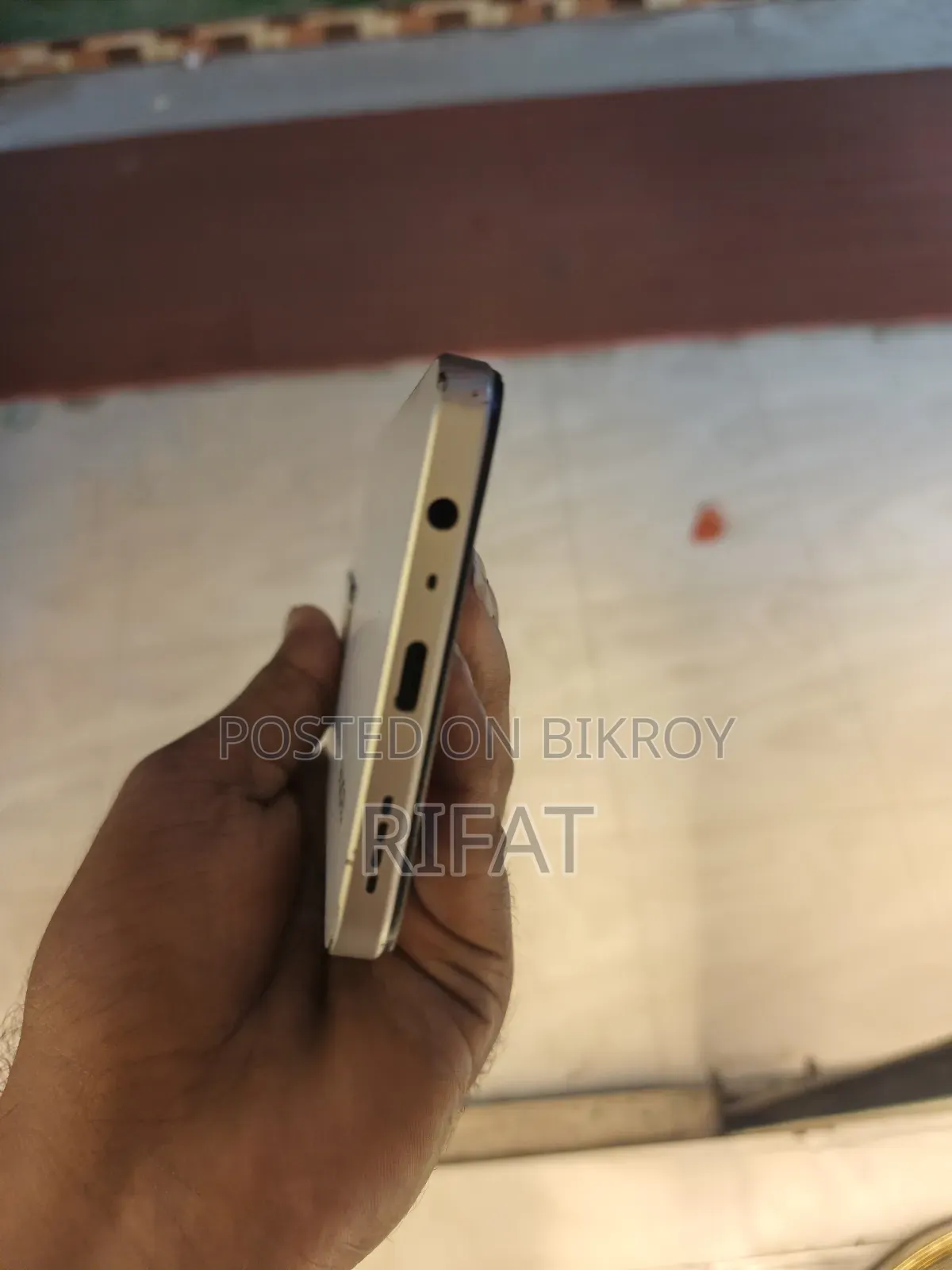 রিয়েলমি সি৭১ ১২৮ জিবি হোয়াইট
