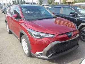 টয়োটা করোল্লা ক্রস ২০২৩ লাল