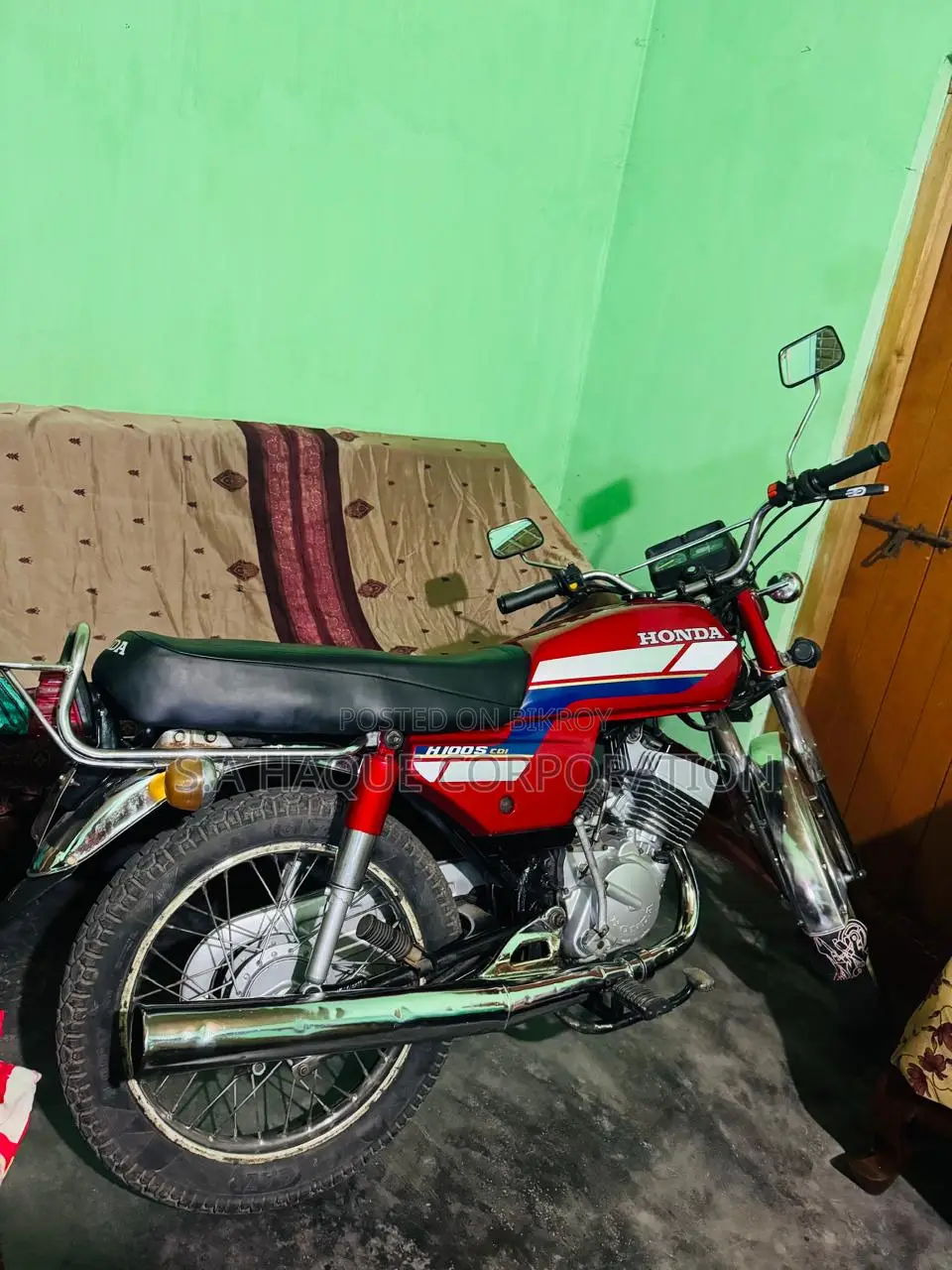 হোন্ডা ১৯৮৫ লাল