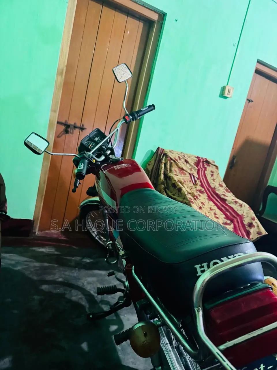হোন্ডা ১৯৮৫ লাল
