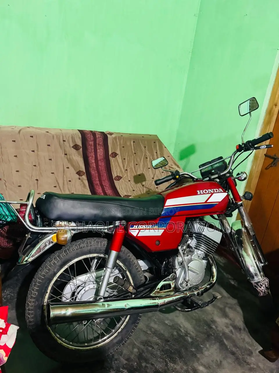 হোন্ডা ১৯৮৫ লাল
