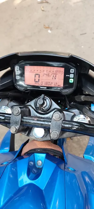 সুজুকি জিক্সার ২০২১ নীল