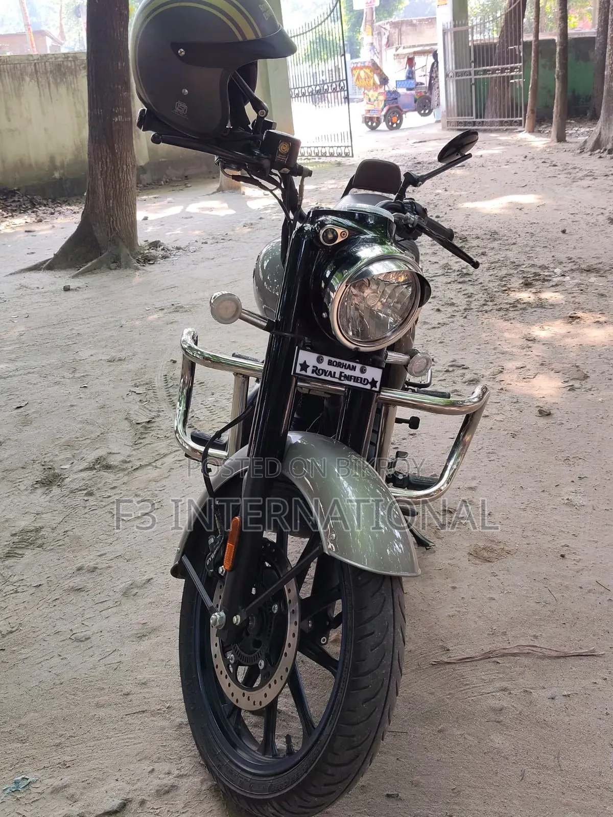 Royal Enfield Classic 350 2025 Gray