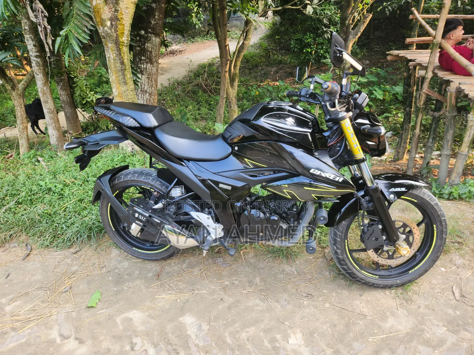 সুজুকি জিক্সার ২০২৫ কালো