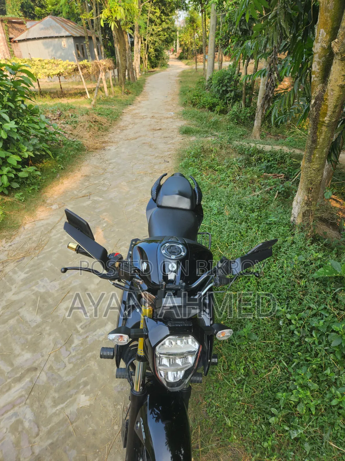 সুজুকি জিক্সার ২০২৫ কালো