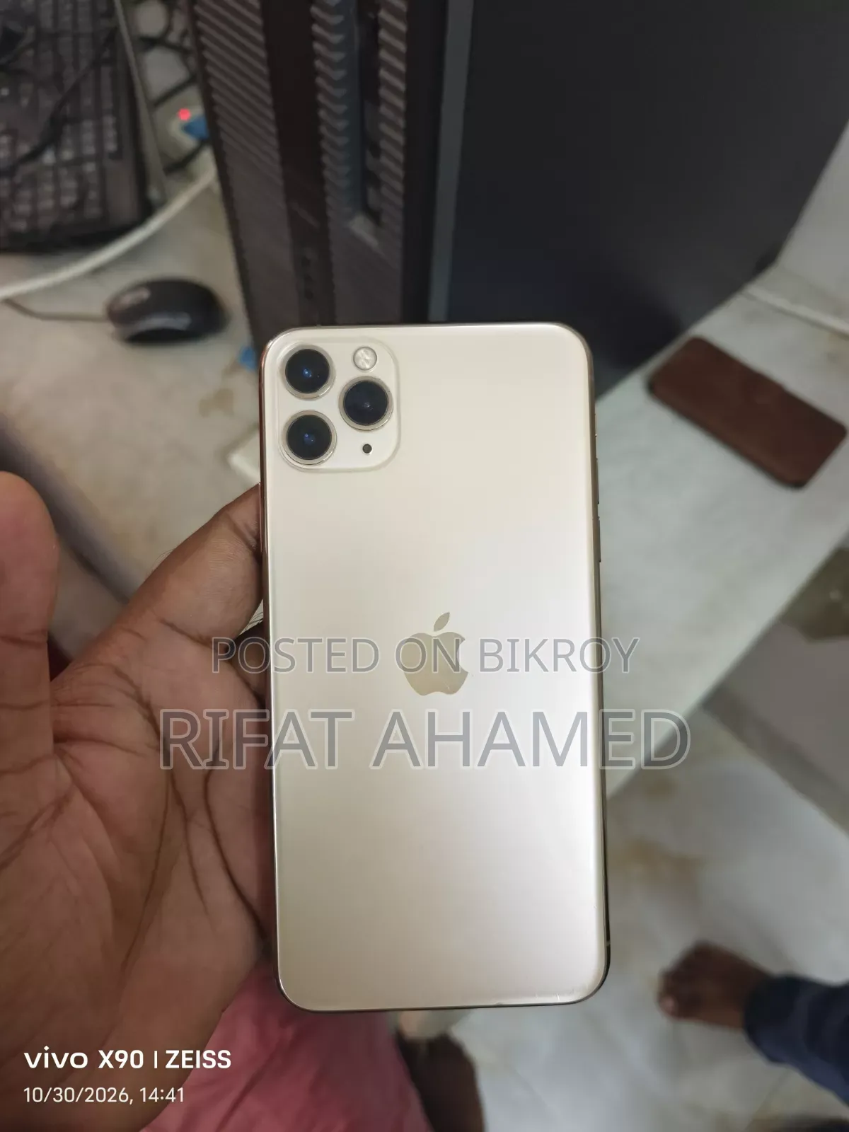 Apple iPhone 11 Pro Max 64 GB Gold