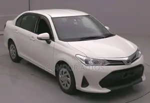 টয়োটা এক্সিও ২০২১ সাদা