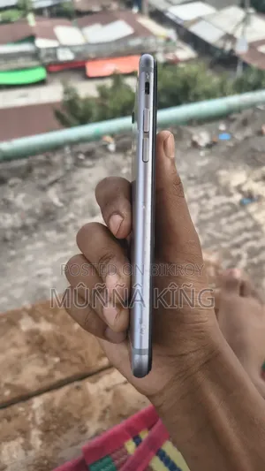 Apple iPhone 6s 16 GB Silver